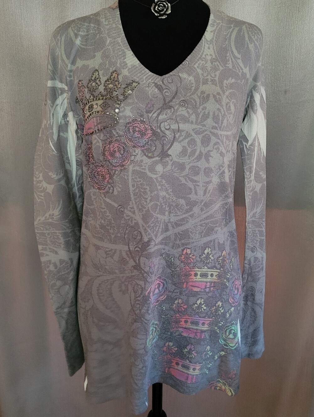 Women’s Light Gray V-Neck Long Sleeve Top with Crown & Floral Embellishments